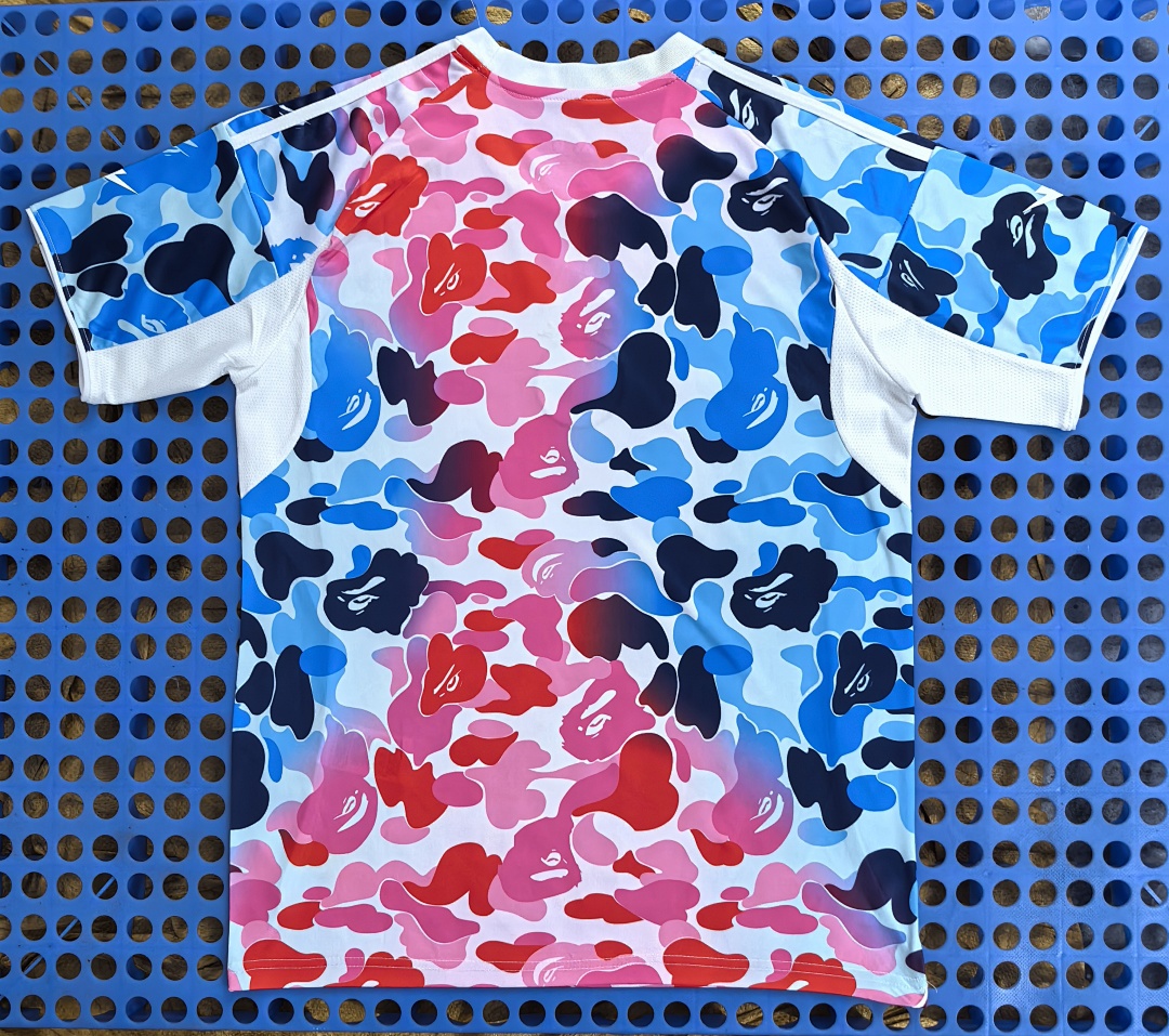 T-shirt Adidas × Bape édition spéciale — orange dégradé 2025-2026 — dos