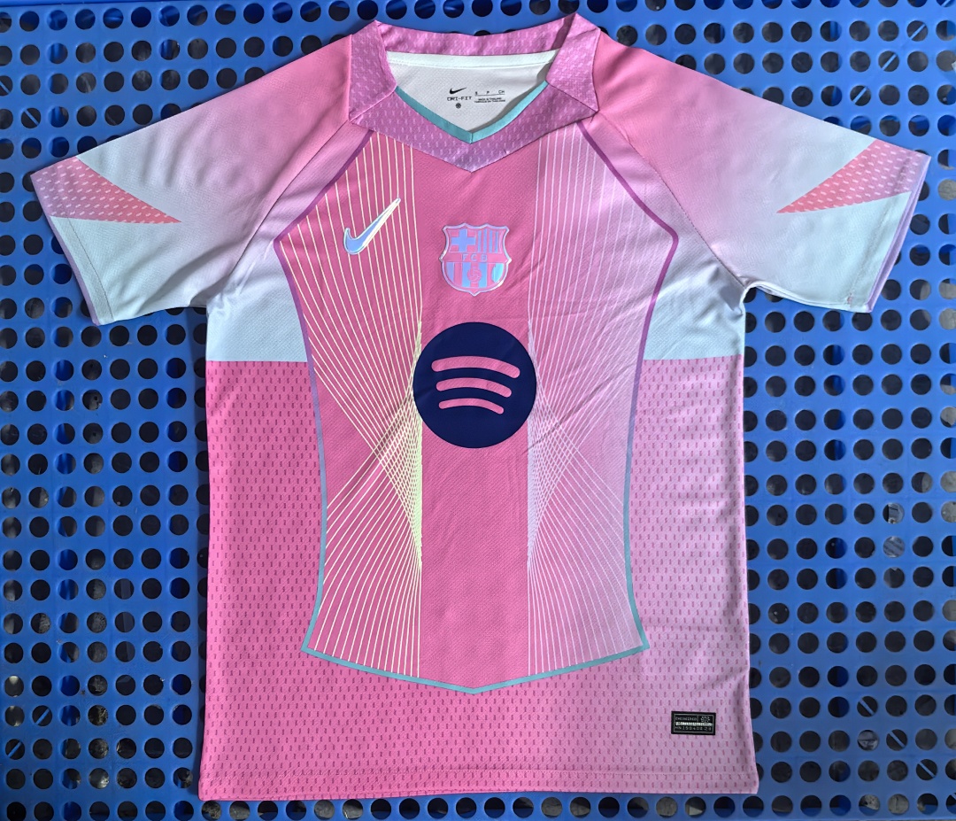 Maillot FC Barcelone — concept (rose) 2025-2026 — modèle 2
