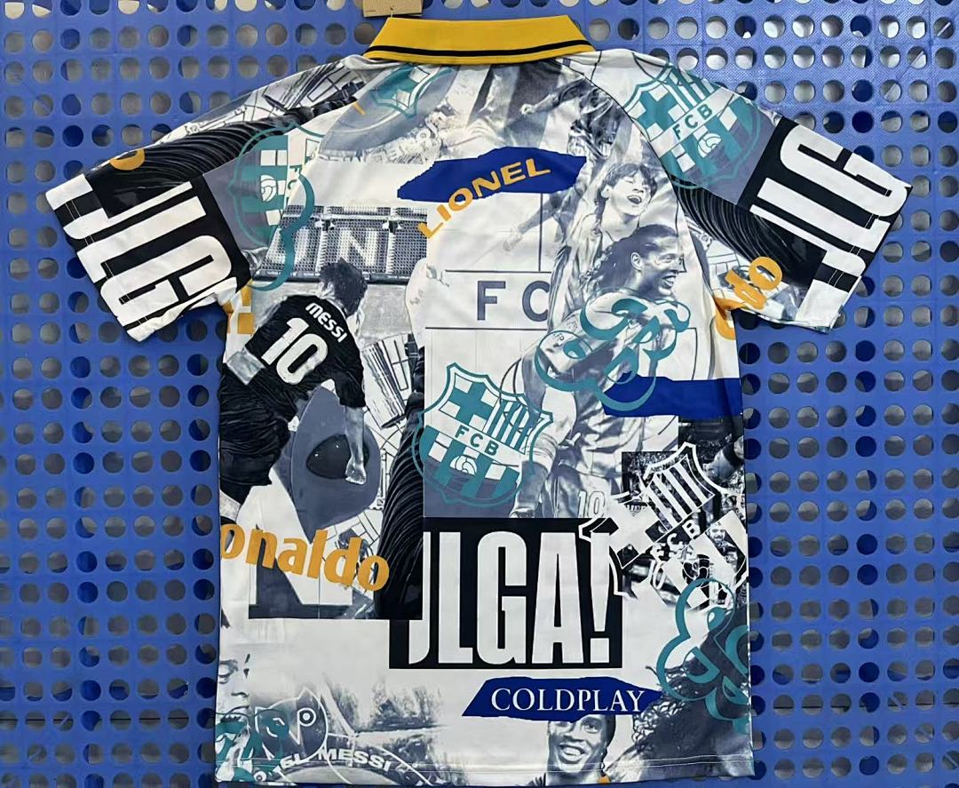 Maillot FC Barcelone — Ronaldinho, graffiti 2025-2026 — dos