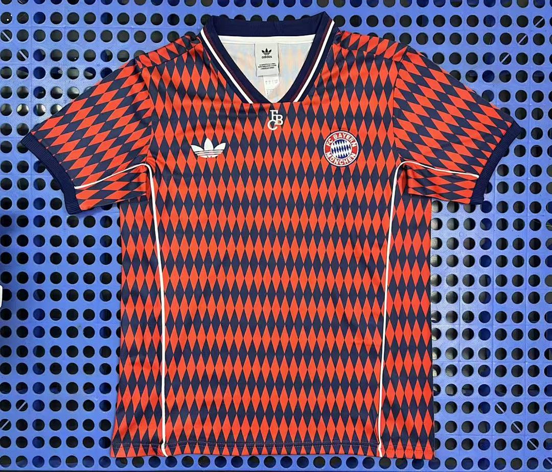 T-shirt rétro Bayern Munich 2025-2026 — modèle 2