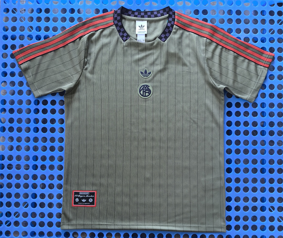 T-shirt rétro Bayern Munich 2025-2026
