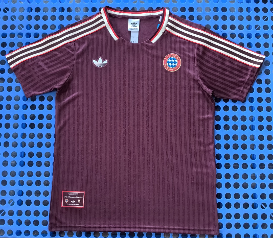 T-shirt rétro Bayern Munich (bordeaux) 2025-2026