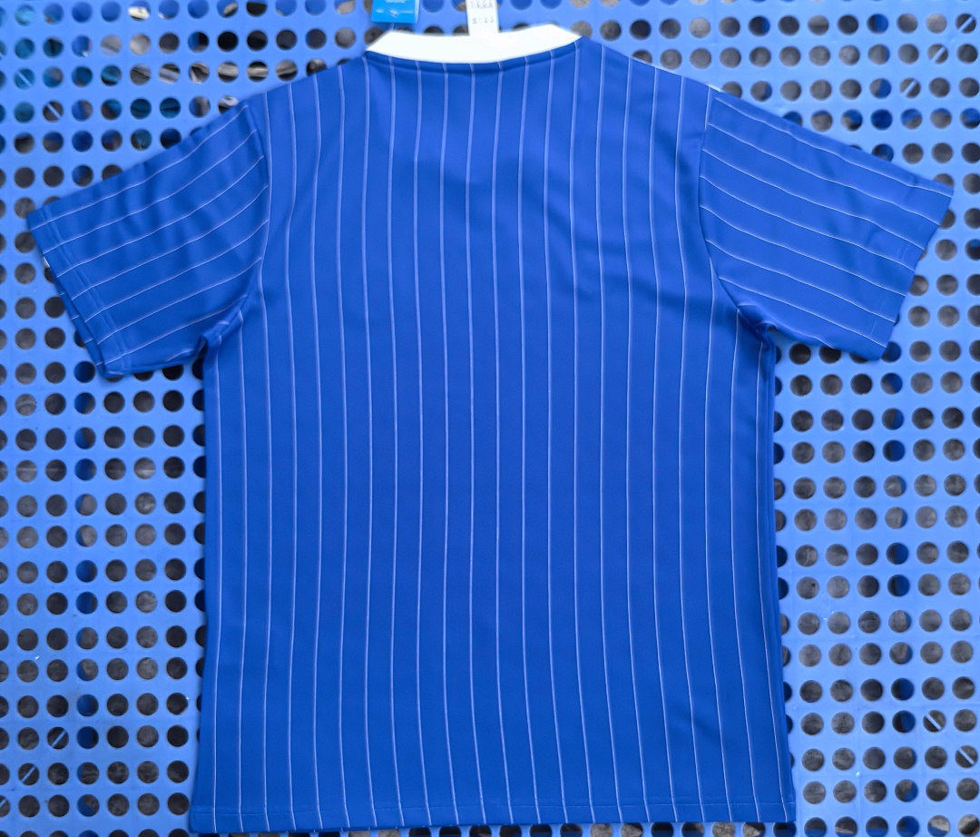 T-shirt rétro Chelsea (bleu vif) 2025-2026 — dos