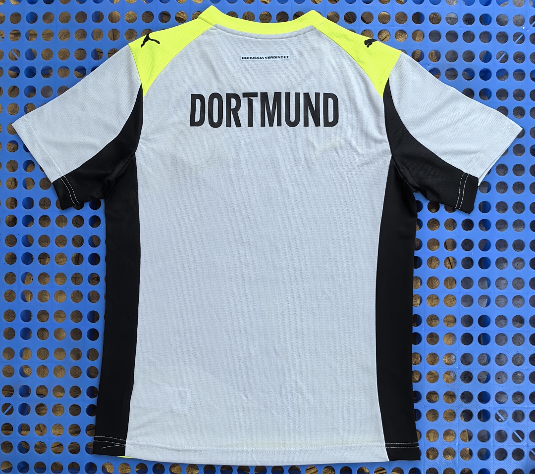 Maillot Borussia Dortmund extérieur 2025-2026 — dos
