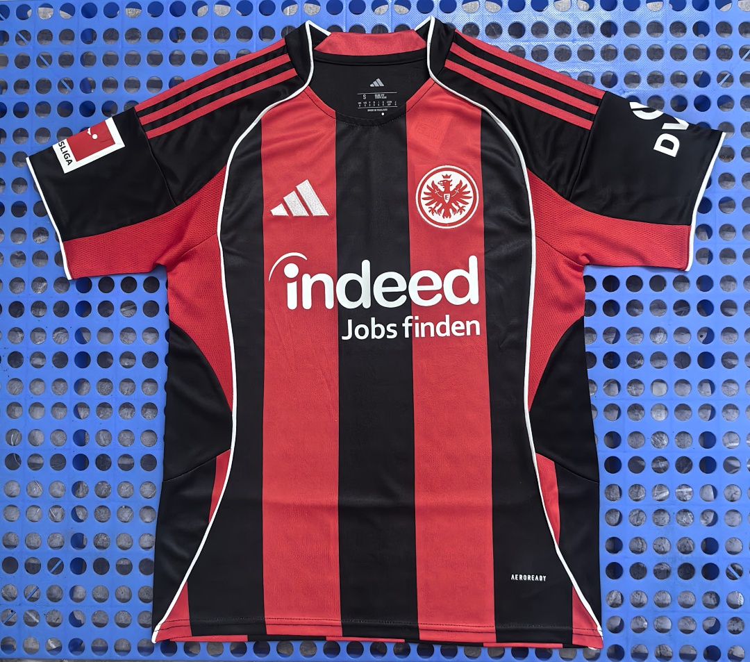 Maillot Eintracht Francfort domicile 2025-2026
