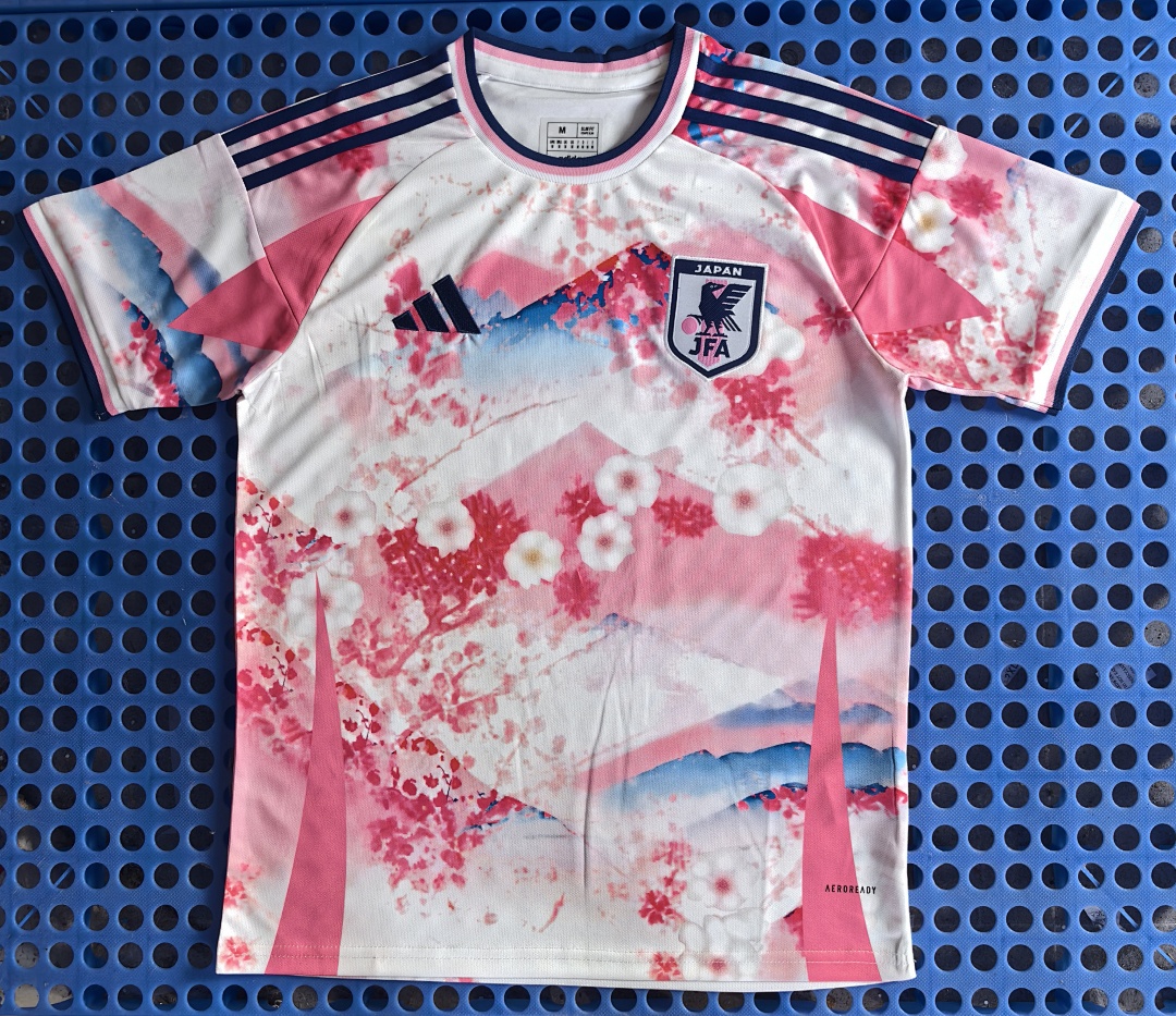 Maillot Japon — fleurs de cerisier (rouge et blanc) 2025-2026
