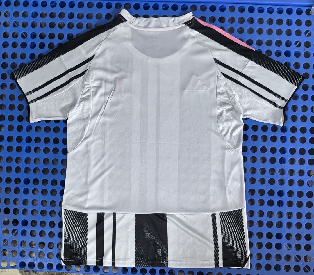 Maillot Juventus domicile 2025-2026 — dos