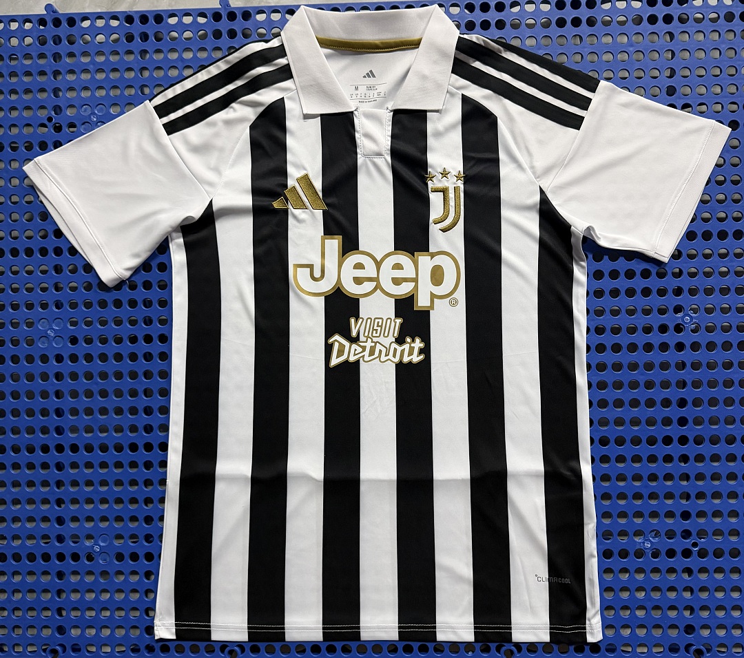 Maillot Juventus domicile 2026-2027 — modèle 2