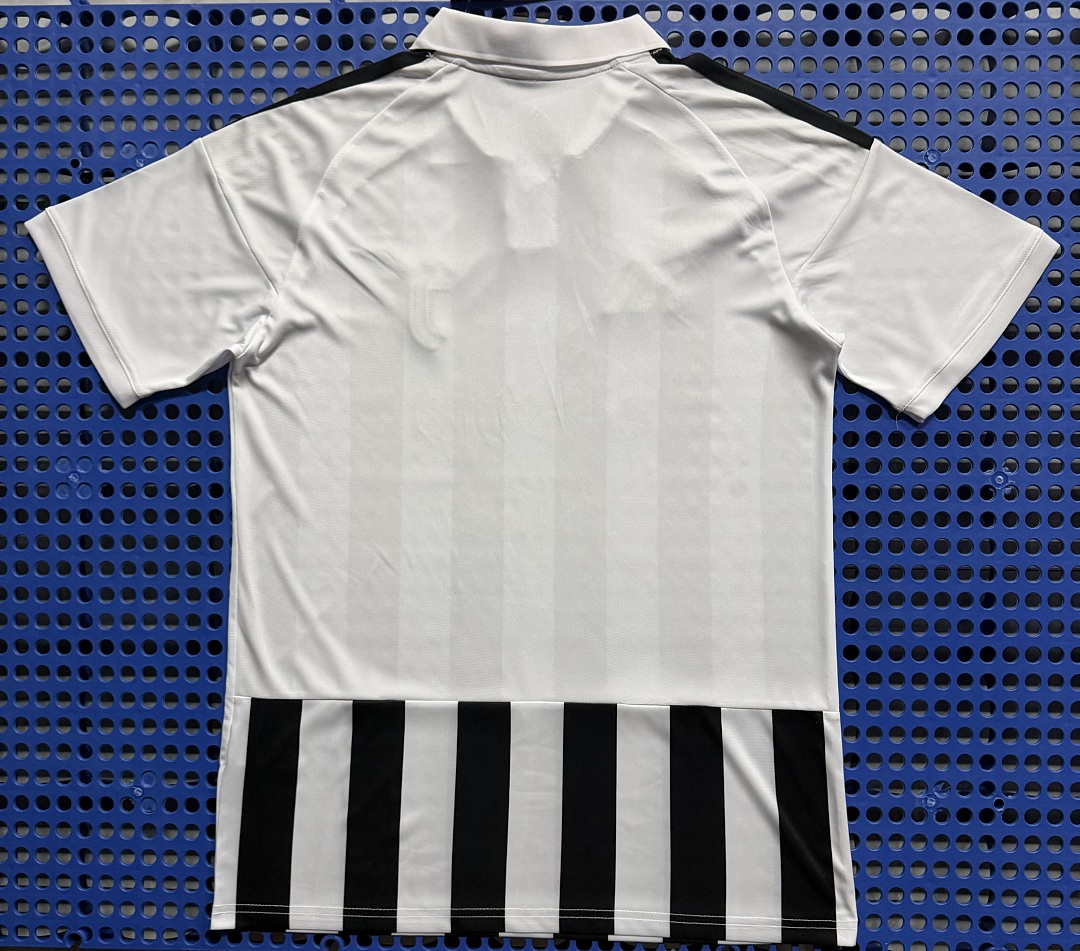 Maillot Juventus domicile 2026-2027 — modèle 2 — dos