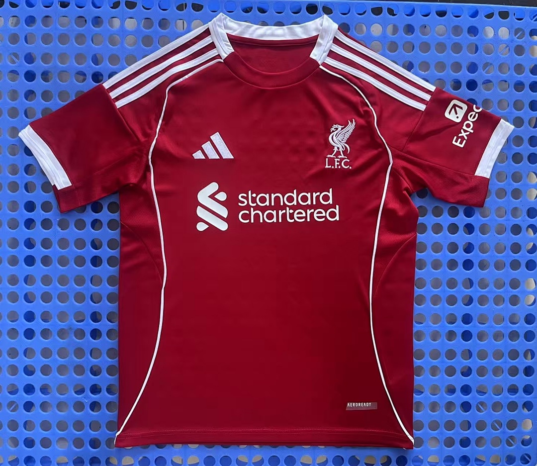 Maillot Liverpool domicile 2025-2026 — modèle 2