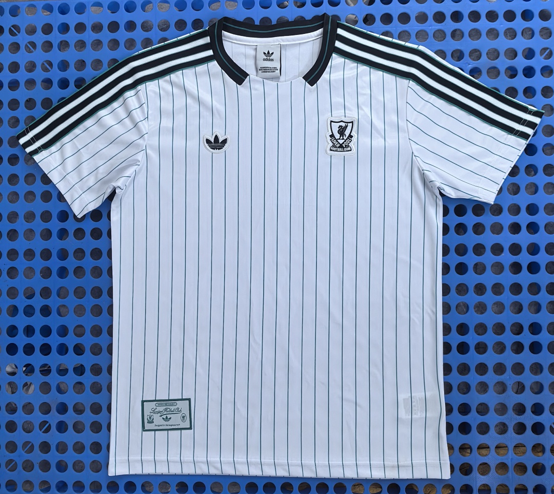 T-shirt rétro Liverpool (blanc) 2025-2026