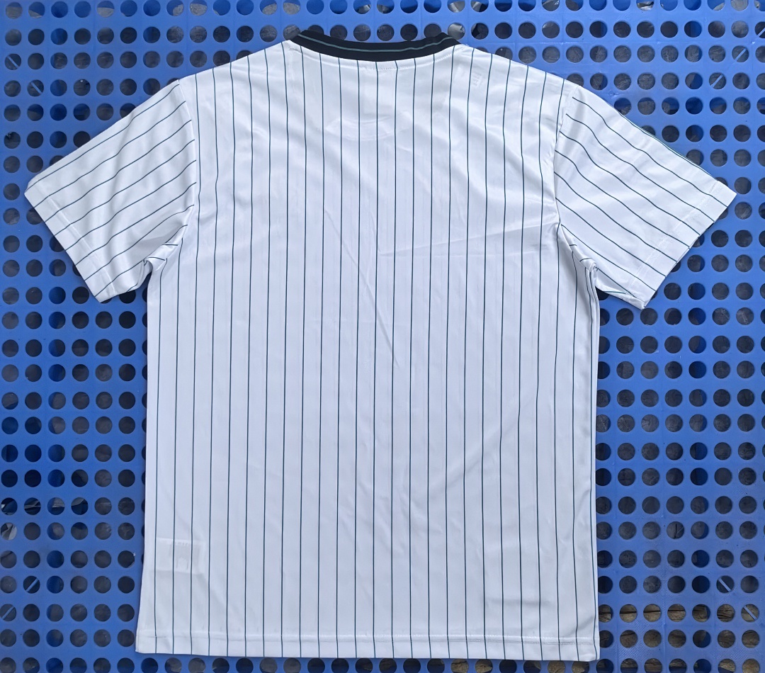 T-shirt rétro Liverpool (blanc) 2025-2026 — dos