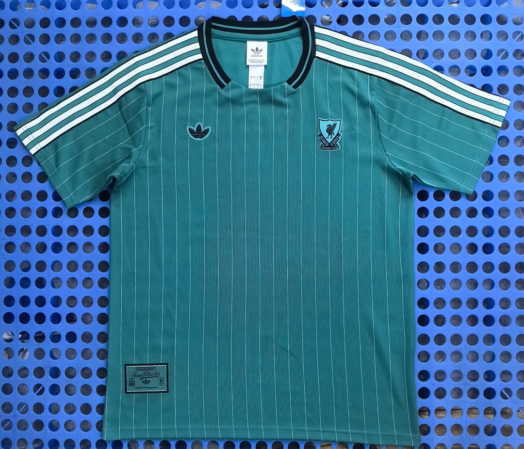 T-shirt rétro Liverpool (vert) 2025-2026