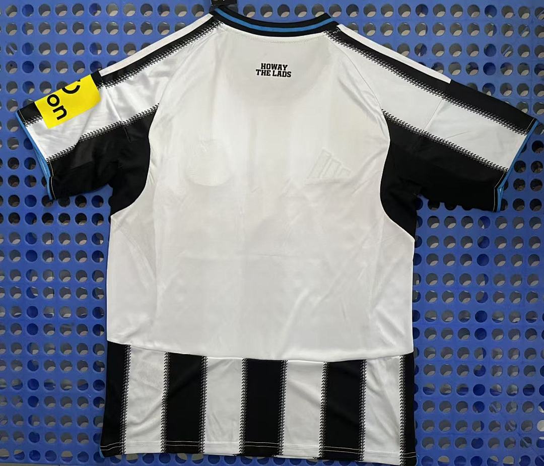 Maillot Newcastle United domicile 2025-2026 — dos