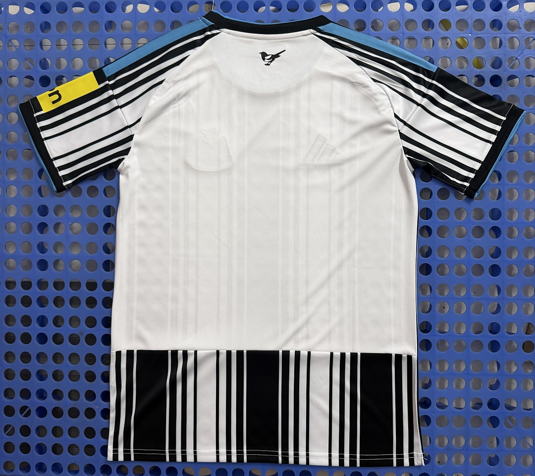 Maillot Newcastle United domicile 2026-2027 — dos