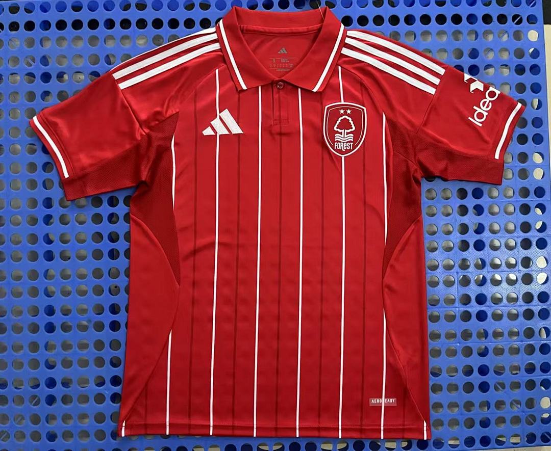 Maillot Nottingham Forest domicile 2025-2026