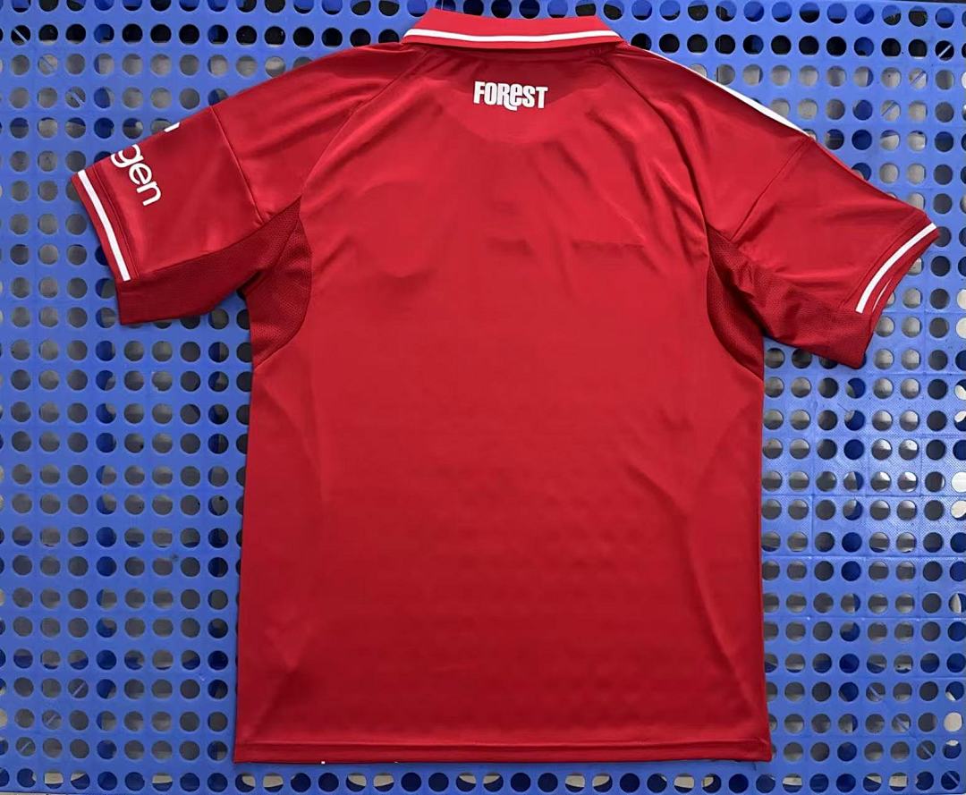 Maillot Nottingham Forest domicile 2025-2026 — dos