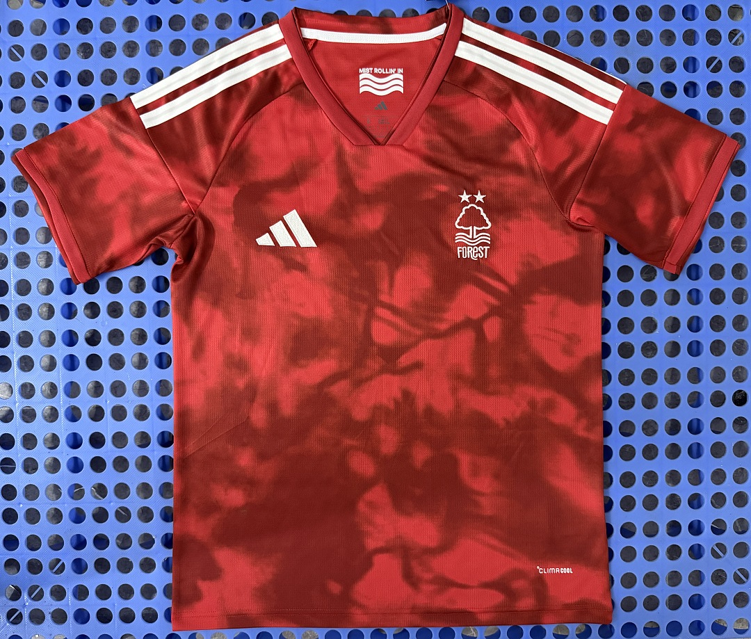 Maillot Nottingham Forest domicile 2026-2027