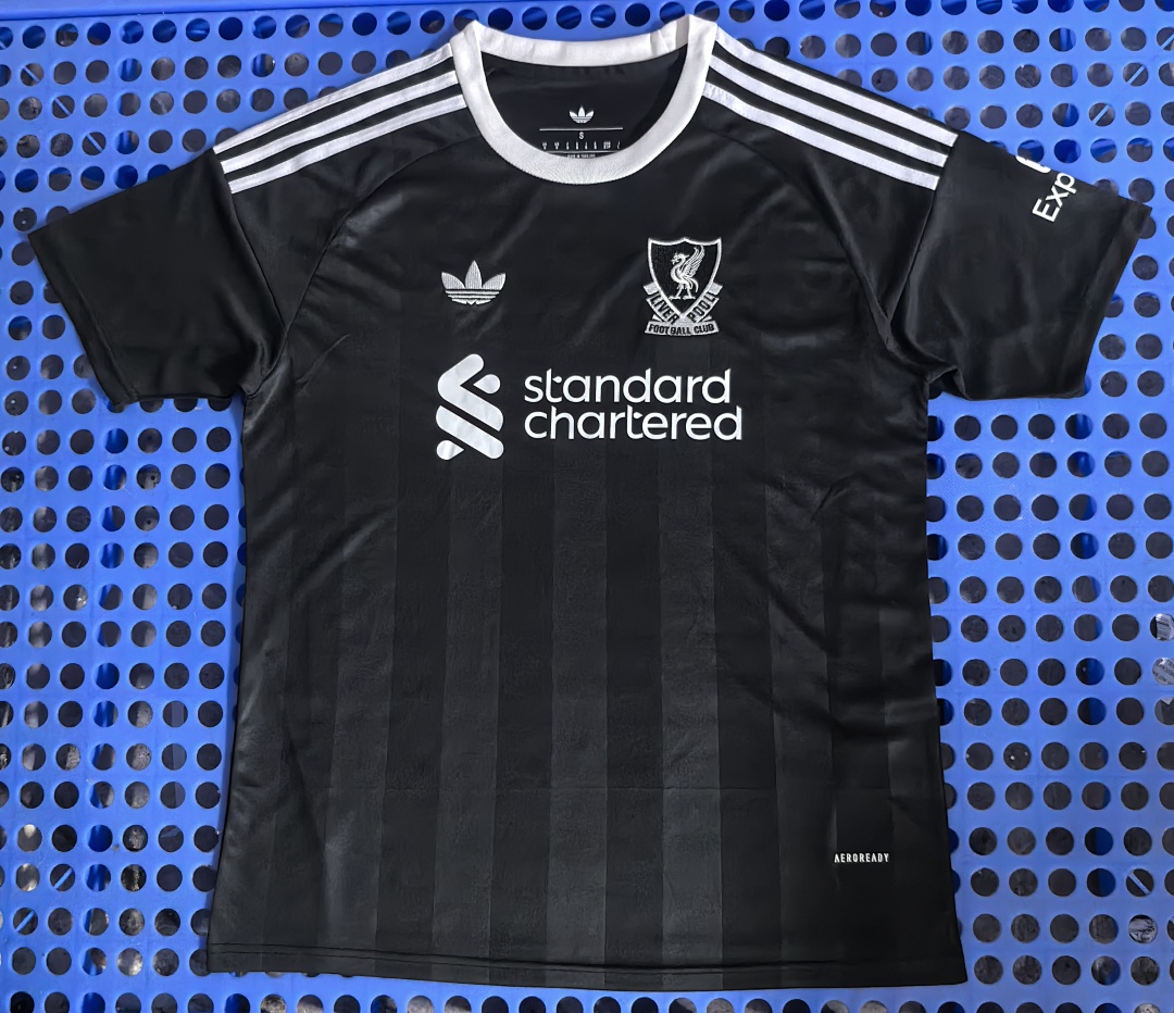 Maillot gardien Real Madrid (noir) 2025-2026 — modèle 2