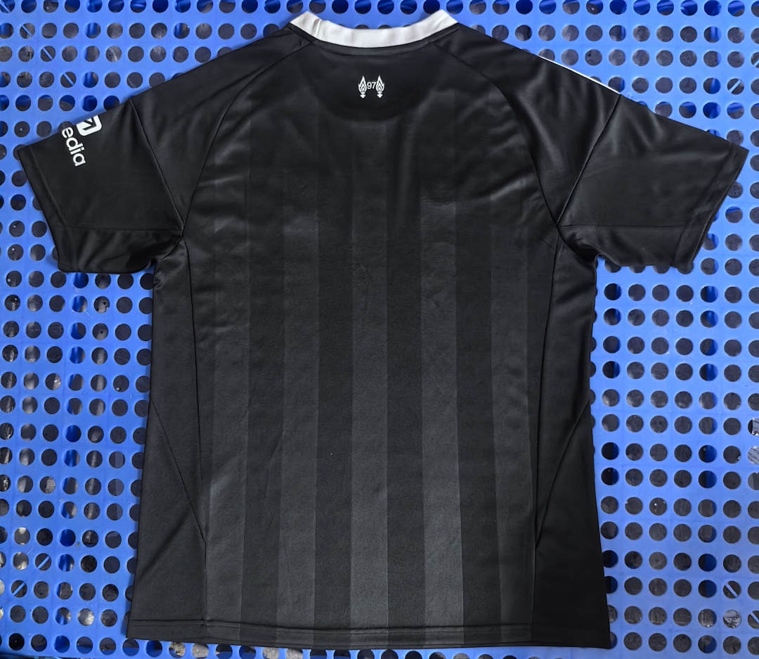 Maillot gardien Real Madrid (noir) 2025-2026 — modèle 2 — dos