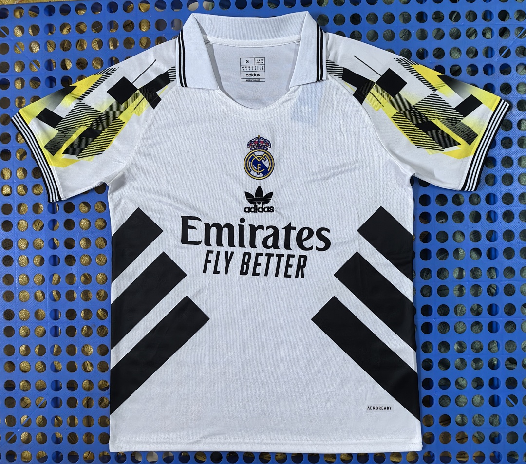 Maillot pré-match Real Madrid — Adidas Originals (blanc) 2025-2026