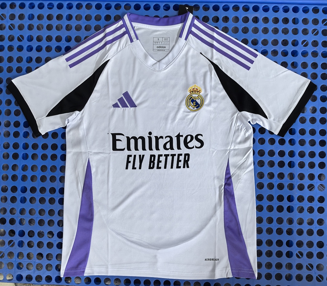 Maillot pré-match Real Madrid (violet, blanc) 2025-2026