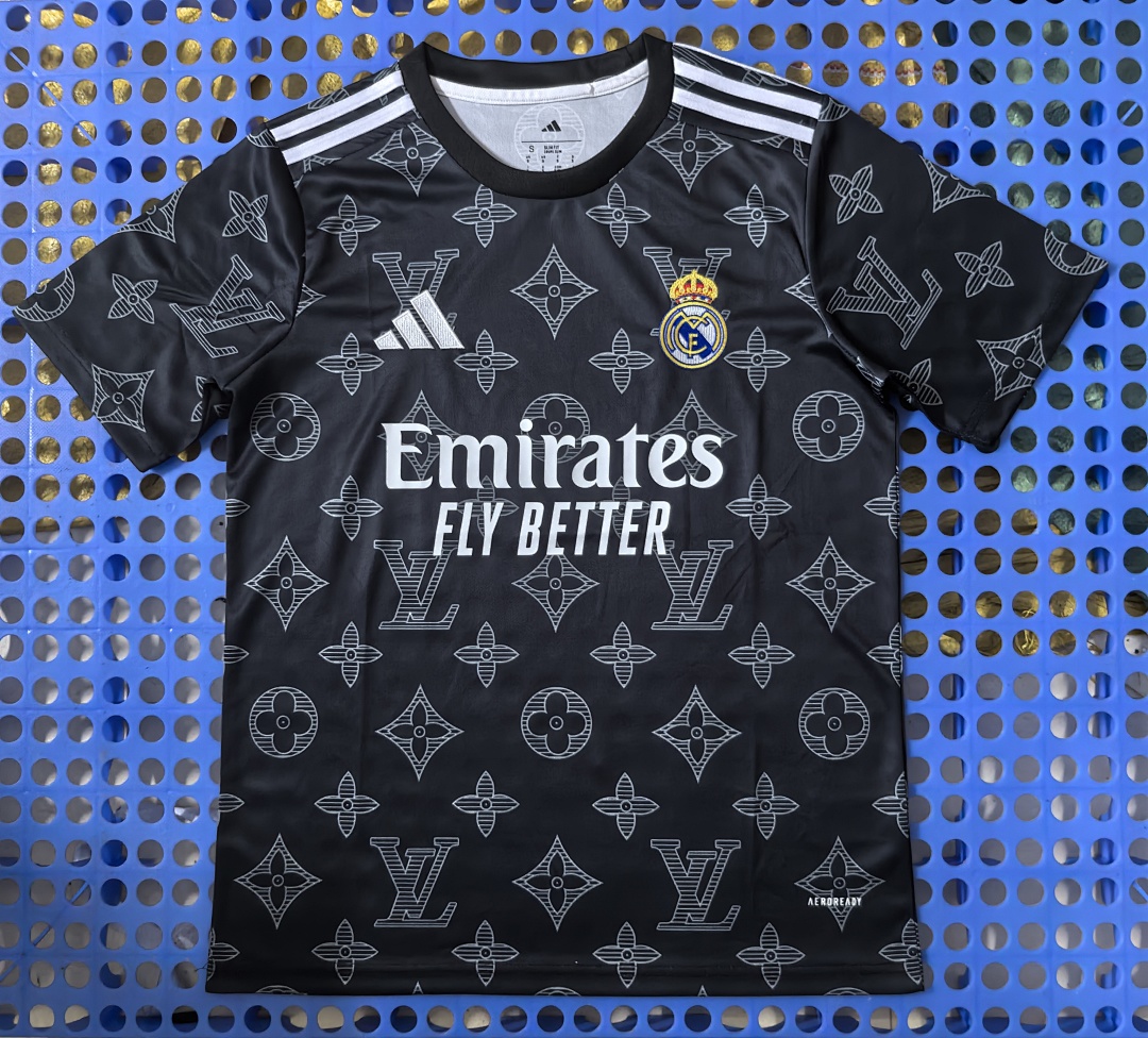 Maillot Real Madrid — Louis Vuitton (noir) 2025-2026 — modèle 2