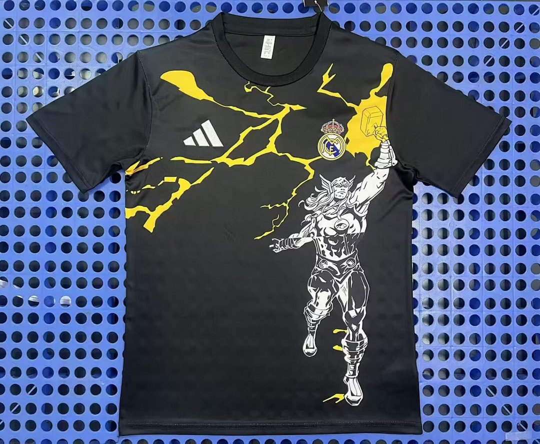 Maillot Real Madrid — Marvel Avengers (noir) 2025-2026
