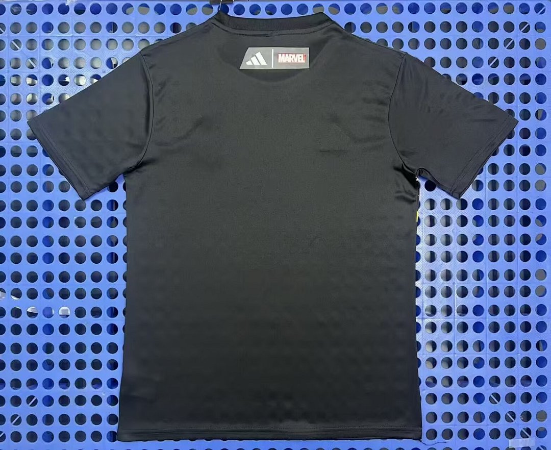 Maillot Real Madrid — Marvel Avengers (noir) 2025-2026 — dos