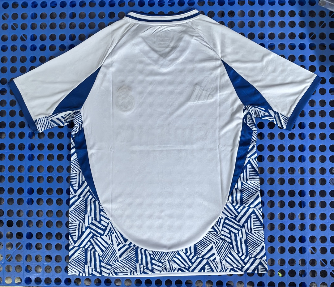 Maillot d'entraînement Real Madrid (blanc, bleu) 2025-2026 — dos