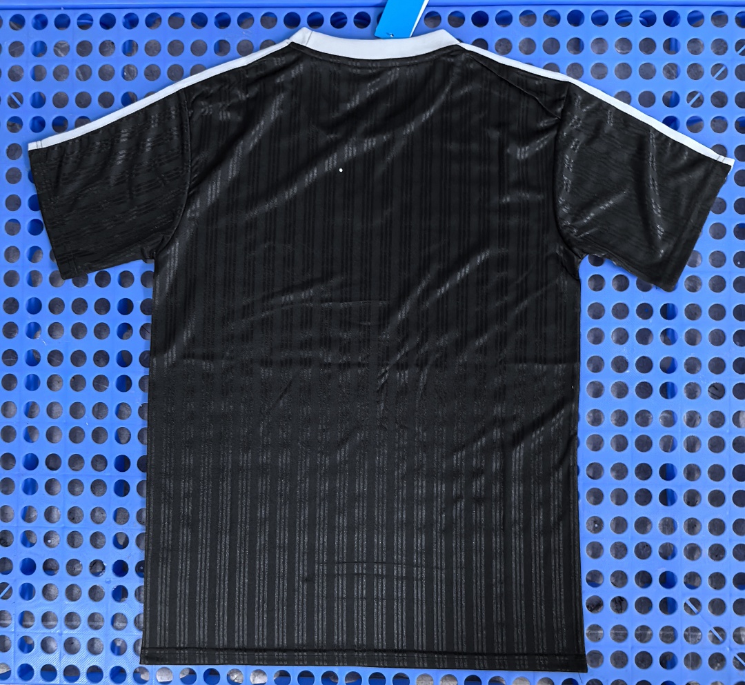 T-shirt Adidas Originals trèfle — noir 2025-2026 — dos